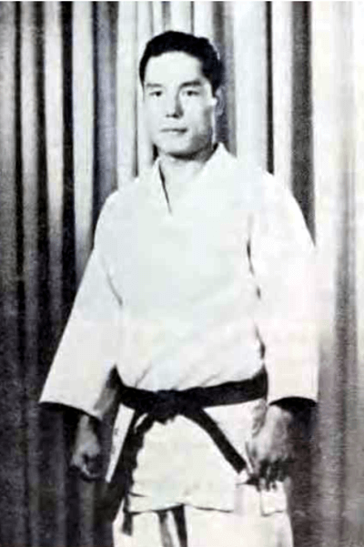 The late Eisaku 5akabe (brother of Professor Y. Sakabe)