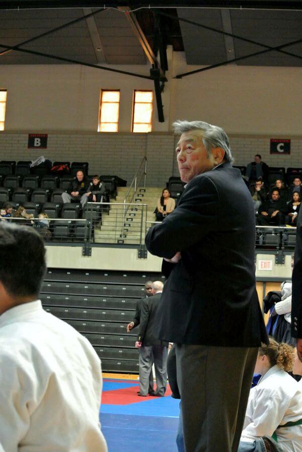 Referee Edwin Takemori